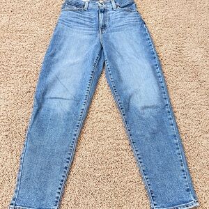 Levi’s High Waisted Mom Jeans Size 26